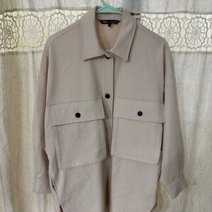 Zara Woman’s Long Sleeve Collared Button Up Shacket Beige Size S
